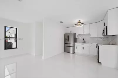 1112 SW 11th Ave, Miami, FL 33129 - Photo 10