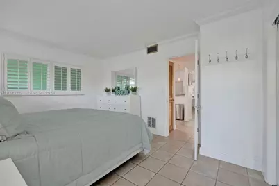 2124 NE 5th Ave #107, Wilton Manors, FL 33305 - Photo 16