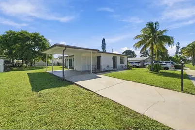1944 Baythorne Rd, West Palm Beach, FL 33415 - Photo 2