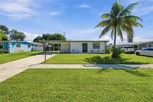 1944 Baythorne Rd, West Palm Beach, FL 33415 - Photo 1