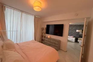 488 NE 18th St, Miami, FL 33132 - Photo 8