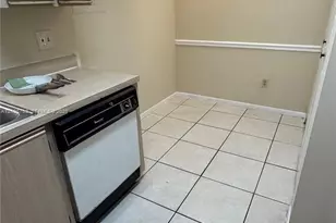 18348 NW 68th Ave, Hialeah, FL 33015 - Photo 6