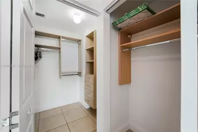 2000 N Bayshore Dr #702, Miami, FL 33137 - Photo 14