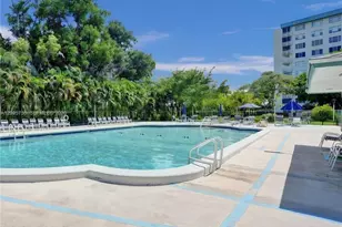4200 Hillcrest Dr, Hollywood, FL 33021 - Photo 12