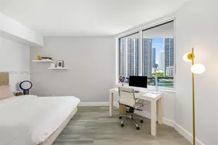 325 S Biscayne Blvd, Miami, FL 33131 - Photo 16