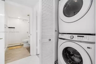 325 S Biscayne Blvd, Miami, FL 33131 - Photo 26