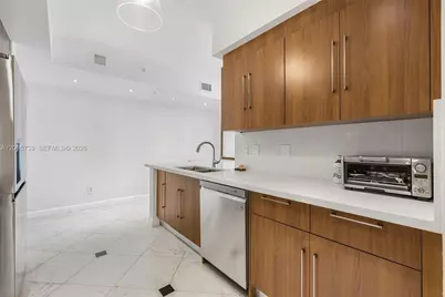 325 S Biscayne Blvd #1019, Miami, FL 33131 - Photo 8
