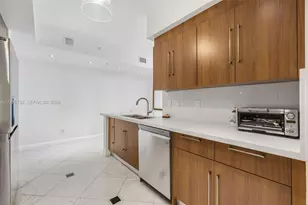 325 S Biscayne Blvd, Miami, FL 33131 - Photo 8