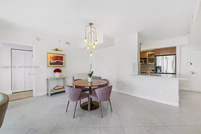 325 S Biscayne Blvd #1019, Miami, FL 33131 - Photo 10