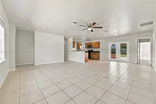 392 NW Ferris Dr, Port Saint Lucie, FL 34983 - Photo 4
