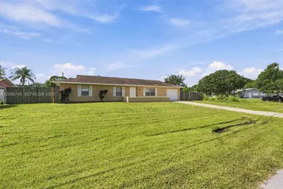 392 NW Ferris Dr, Port Saint Lucie, FL 34983 - Photo 2