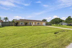 392 NW Ferris Dr, Port Saint Lucie, FL 34983 - Photo 2