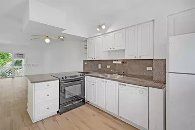6580 Santona St #A37, Coral Gables, FL 33146 - Photo 4