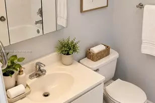 5290 W 21st Ct, Hialeah, FL 33016 - Photo 12