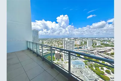 90 SW 3rd St #PH-10, Miami, FL 33130 - Photo 2
