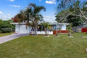 554 NW Sagamore Terrace, Port Saint Lucie, FL 34983 - Photo 1