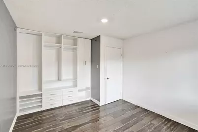 20102 NW 62nd Ave, Hialeah, FL 33015 - Photo 22