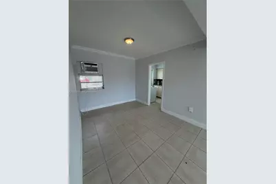 561 SW 7th St #1, Miami, FL 33130 - Photo 2