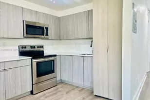 43 Glen Royal Pkwy, Miami, FL 33125 - Photo 1