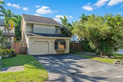 10618 SW 148th Ave Dr, Miami, FL 33196 - Photo 2