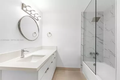 1000 West Ave #1008, Miami Beach, FL 33139 - Photo 6