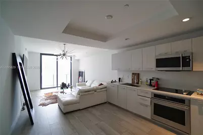 55 SW 9th St #1405, Miami, FL 33130 - Photo 8
