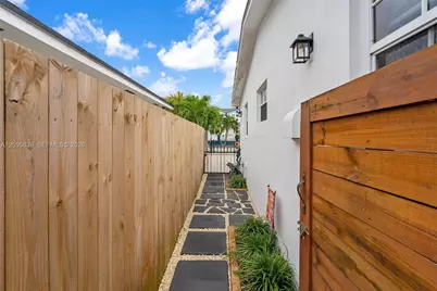 4340 W 5th Ave, Hialeah, FL 33012 - Photo 28