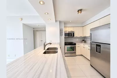 2475 Brickell Ave #1208, Miami, FL 33129 - Photo 6