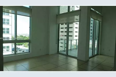300 S Biscayne Blvd #Loft 1034, Miami, FL 33131 - Photo 2