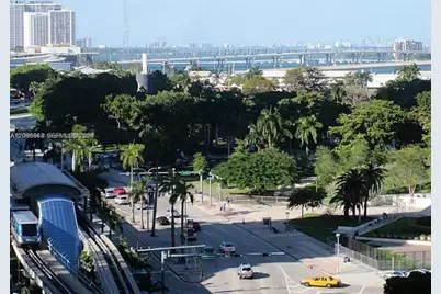 300 S Biscayne Blvd #Loft 1034, Miami, FL 33131 - Photo 14