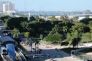 300 S Biscayne Blvd, Miami, FL 33131 - Photo 14
