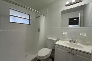 124 NW 2nd Ave, Hallandale Beach, FL 33009 - Photo 22