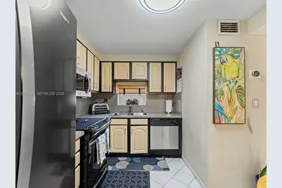 9820 S Hollybrook Lake Dr #208, Pembroke Pines, FL 33025 - Photo 6