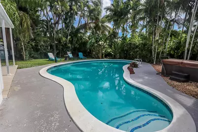 955 Van Buren St, Hollywood, FL 33019 - Photo 2