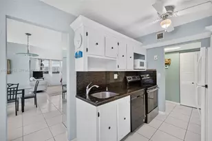 1833 S Ocean Dr, Hallandale Beach, FL 33009 - Photo 30