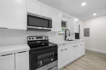 331 W 40th Pl, Hialeah, FL 33012 - Photo 22