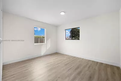 331 W 40th Pl, Hialeah, FL 33012 - Photo 18