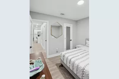 331 W 40th Pl, Hialeah, FL 33012 - Photo 34