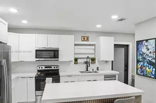 331 W 40th Pl, Hialeah, FL 33012 - Photo 12