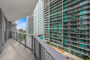77 SE 5th St, Miami, FL 33131 - Photo 14