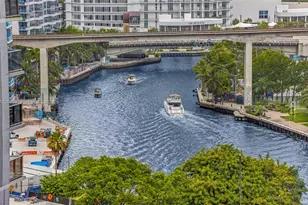 77 SE 5th St, Miami, FL 33131 - Photo 16