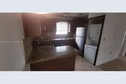 3254 W 70th St #201, Hialeah, FL 33018 - Photo 4