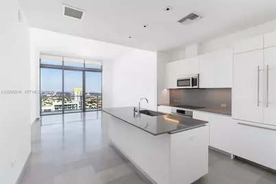 68 SE 6th St #4006, Miami, FL 33131 - Photo 1