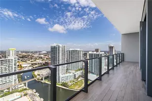 68 SE 6th St, Miami, FL 33131 - Photo 2