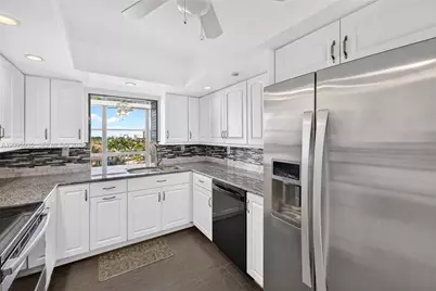 1000 Parkview Dr #715, Hallandale Beach, FL 33009 - Photo 18