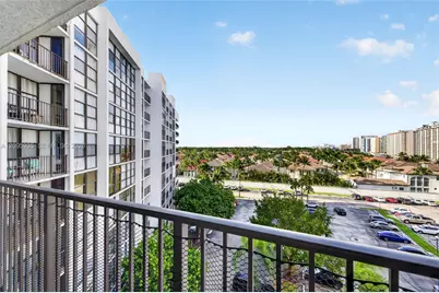 1000 Parkview Dr #715, Hallandale Beach, FL 33009 - Photo 42