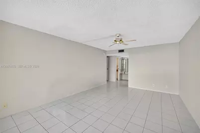 1000 Parkview Dr #715, Hallandale Beach, FL 33009 - Photo 24