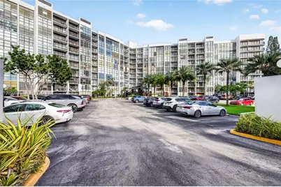 1000 Parkview Dr #715, Hallandale Beach, FL 33009 - Photo 50