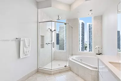 900 Brickell Key Blvd #1901, Miami, FL 33131 - Photo 30