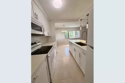 110 Meadows Cir #110, Boynton Beach, FL 33436 - Photo 8